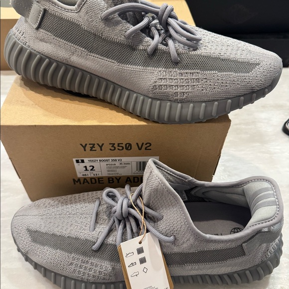 Yeezy boost 350 v2 steel grey size 12 brand new